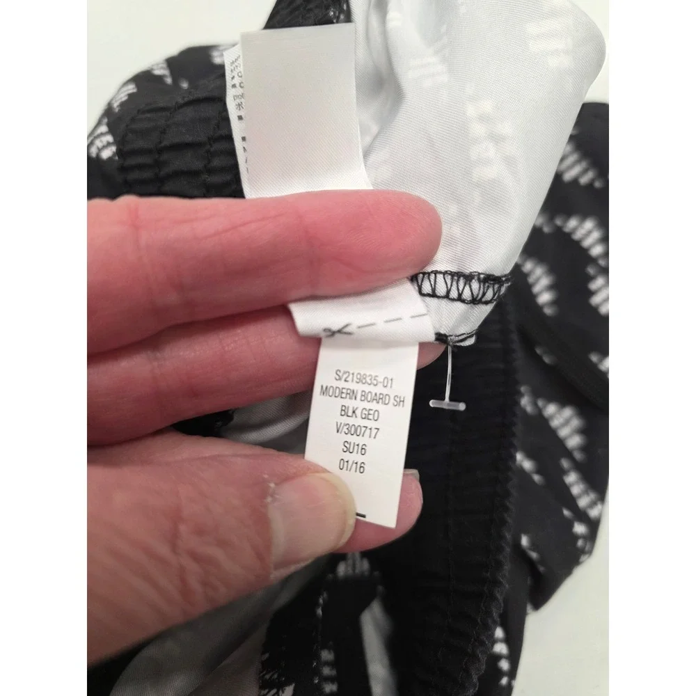 Old Navy Womens Modern Board Shorts Black White Geo Print UPF 50 Size M NEW